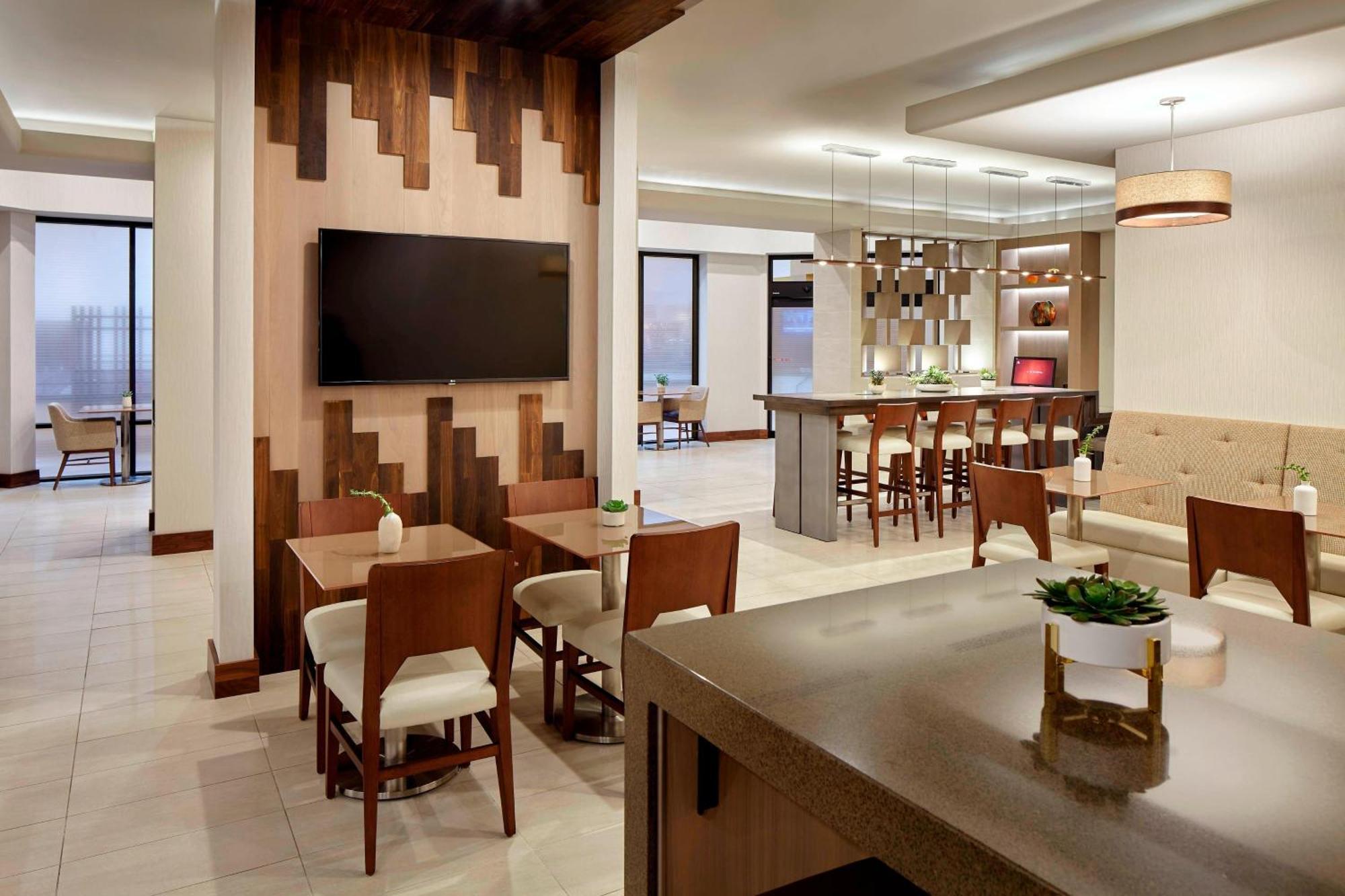 Marriott Dfw Airport South Hotell Fort Worth Exteriör bild